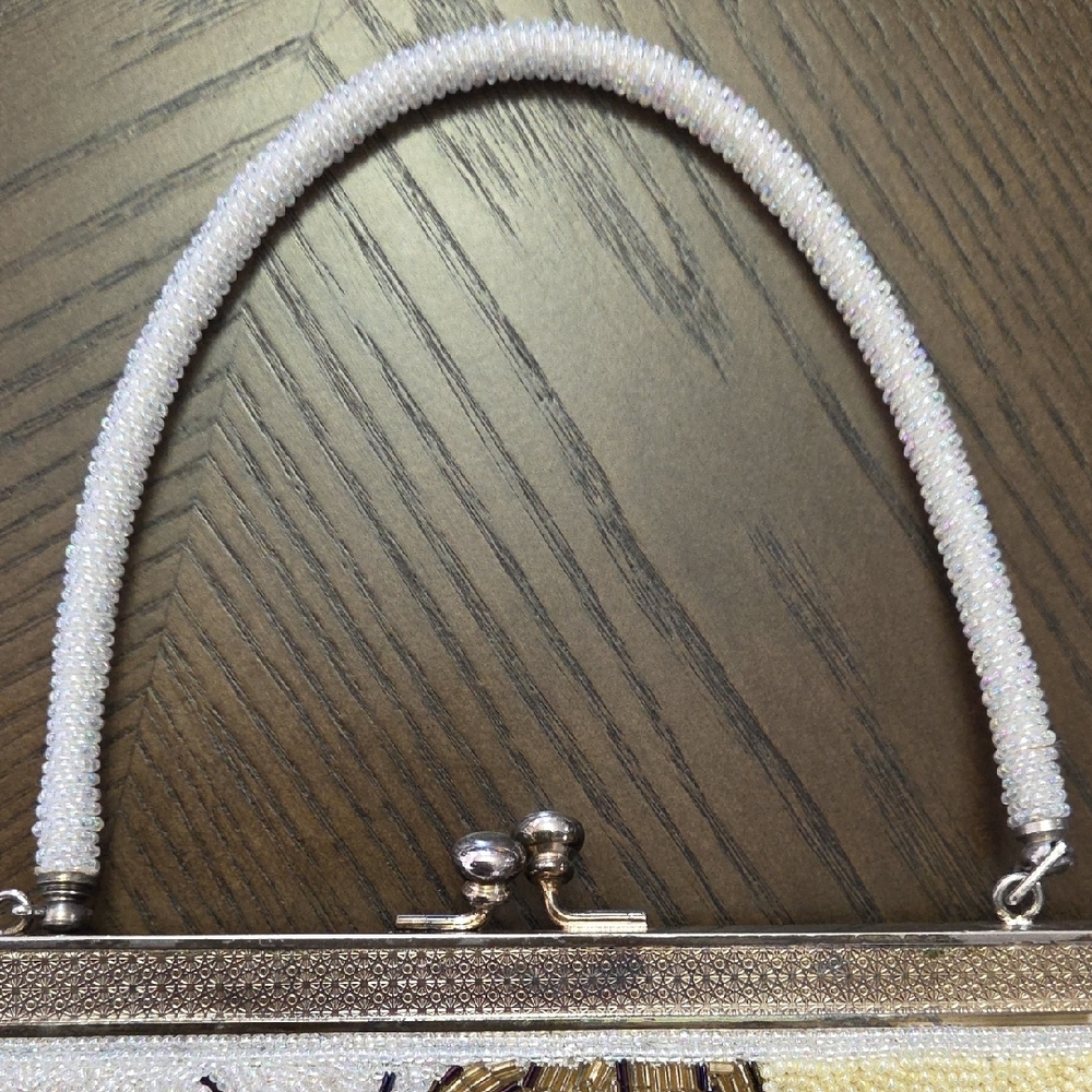 Elegant Floral Beaded Handbag - Picture 4 of 8